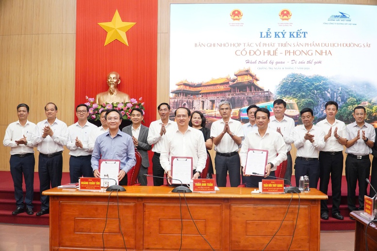 Mở tuyến du lịch đường sắt chất lượng cao kết nối Huế - Phong Nha